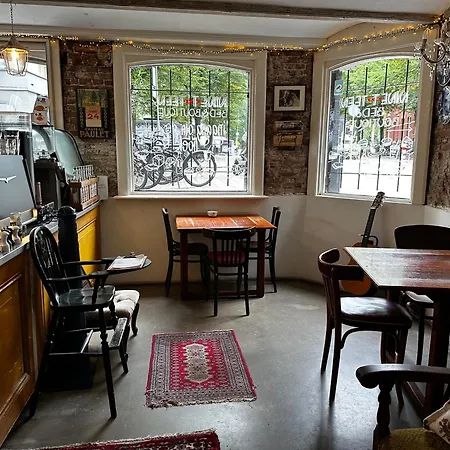 ゲストハウス Nine-t-teen Bed And Boutique アムステルダム