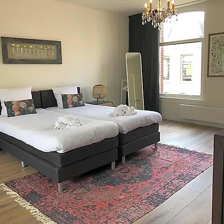 Nine-t-teen Bed&boutique Maison d'hôtes 4*