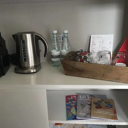 Casa de hóspedes Nine-t-teen Bed And Boutique Amesterdão