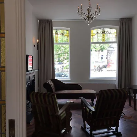 Nine-t-teen Bed And Boutique Bed & Breakfast 3*