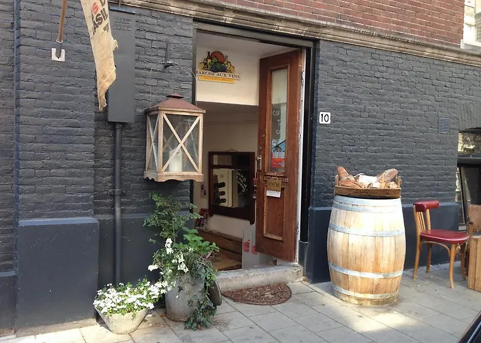 Nine-t-teen Bed And Boutique 4*