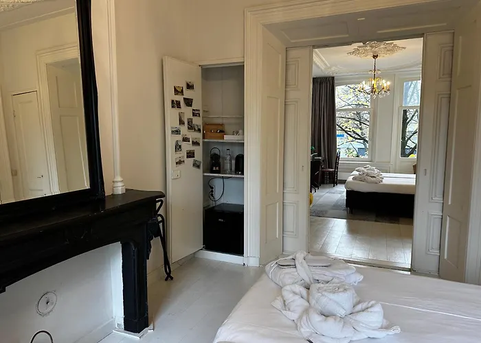 Casa de hóspedes Nine-t-teen Bed And Boutique 4*