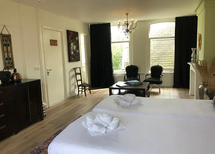 Casa de hóspedes Nine-t-teen Bed And Boutique 4*