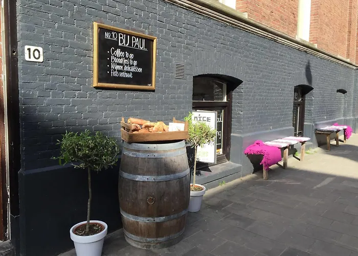 Casa de hóspedes Nine-t-teen Bed And Boutique