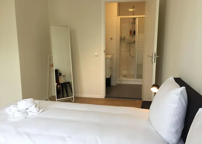 Nine-t-teen Bed And Boutique Casa de hóspedes 4*