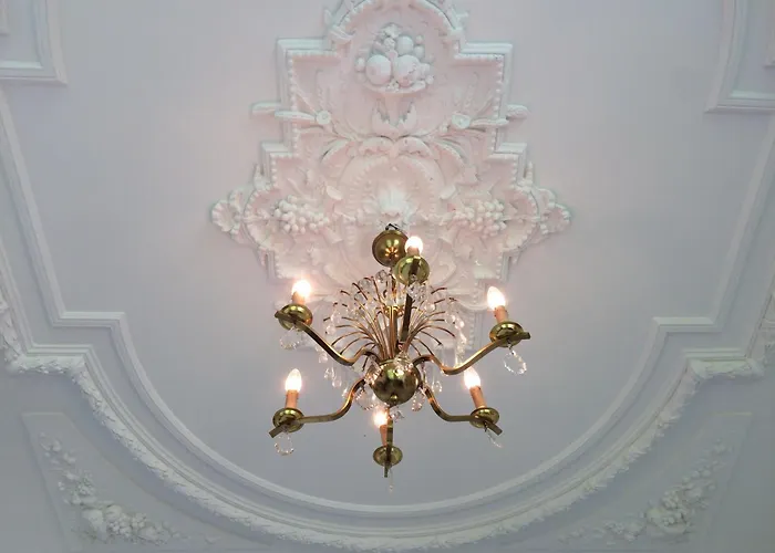 Nine-t-teen Bed And Boutique Casa de hóspedes