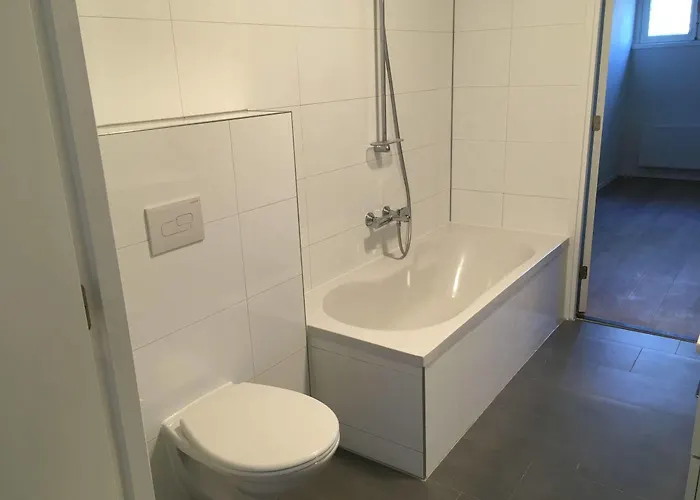 Nine-t-teen Bed And Boutique Casa de hóspedes 4*