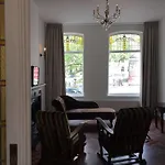 Nine-t-teen Bed And Boutique בית הארחה 4*