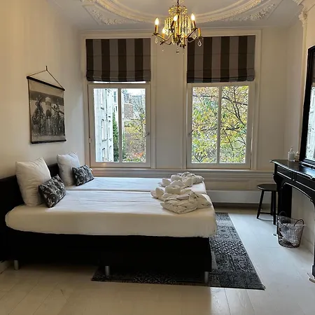 Nine-t-teen Bed And Boutique Pensjonat 4*