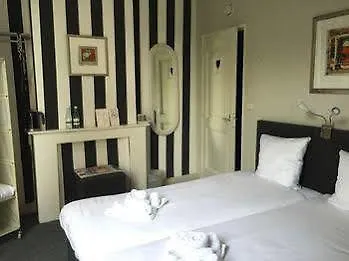 Nine-t-teen Bed And Boutique Konukevi 4*