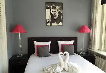 Nine-t-teen Bed And Boutique Pensjonat