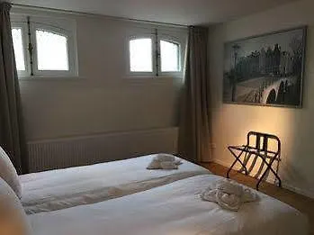 Nine-t-teen Bed And Boutique Konukevi 4*