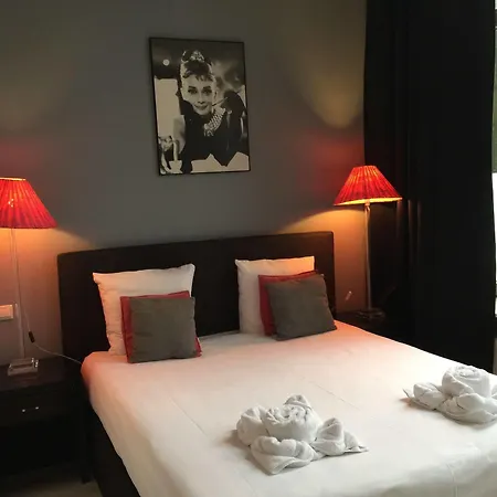 Nine-t-teen Bed And Boutique Pensjonat Amsterdam