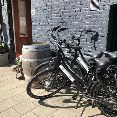 Nine-t-teen Bed And Boutique Konukevi