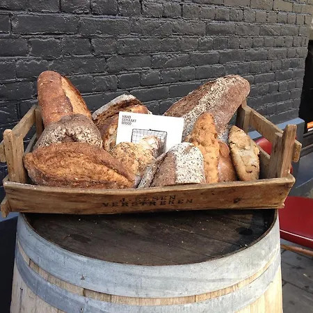 Nine-t-teen Bed And Boutique Konukevi