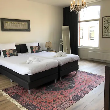 Nine-t-teen Bed And Boutique Konukevi Amsterdam