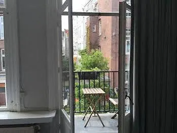 Nine-t-teen Bed And Boutique Konukevi Amsterdam